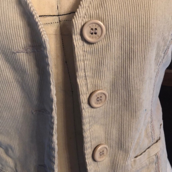 Vest - Picture 3 of 5